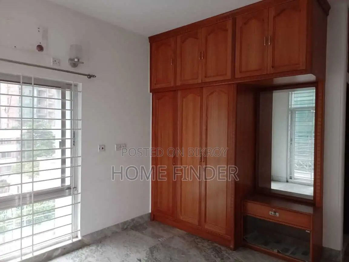 3Bedroom-2850 SqFt Unfurnished Excellent Apartment Rent @ GULSHAN 2