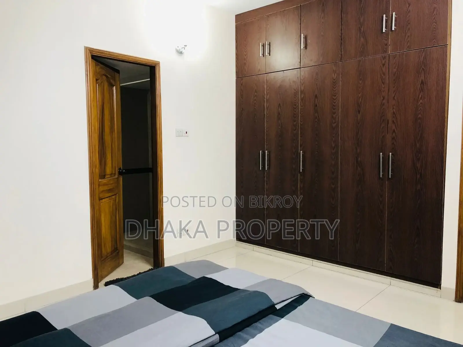গুলশান-২ এ ২৫৫০ বর্গফুটের চমৎকার সম্পূর্ণ ফার্নিশড ফ্ল্যাট ভাড়ার জন্য