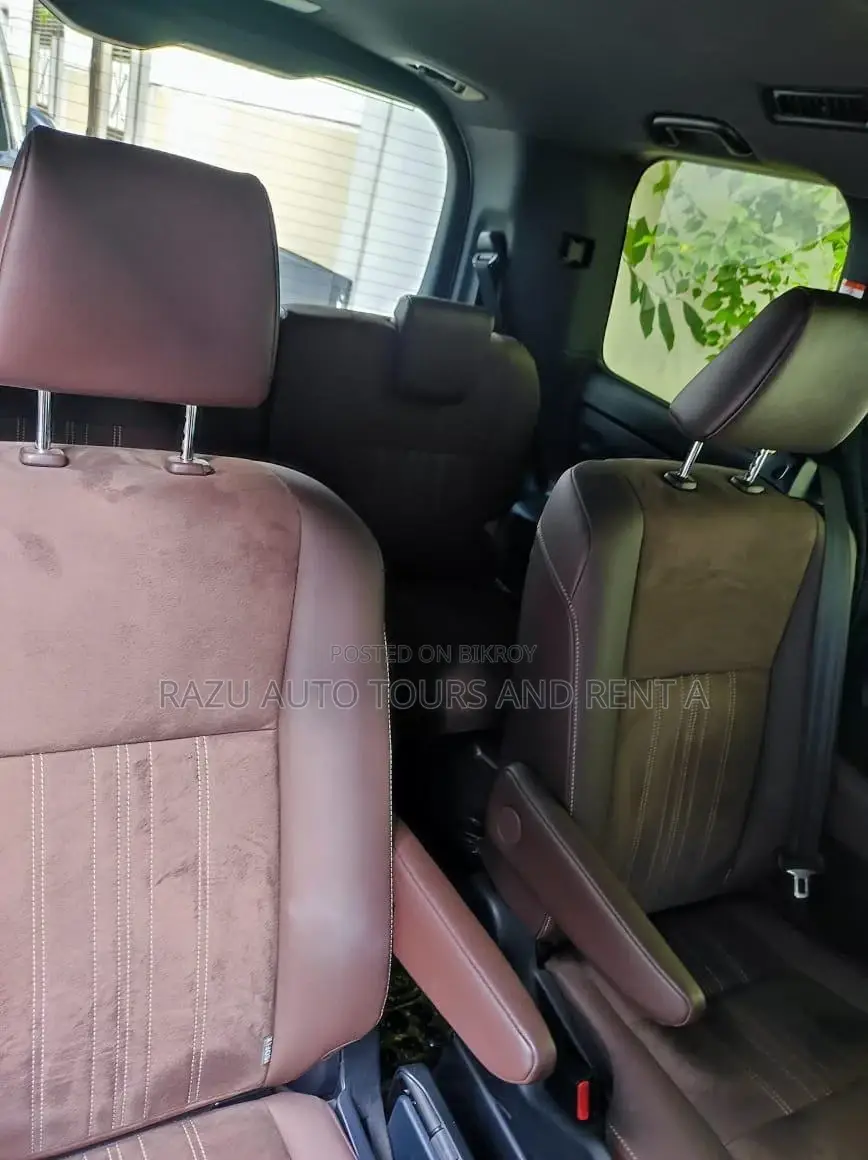 Hybrid Esquire Noah For Rent