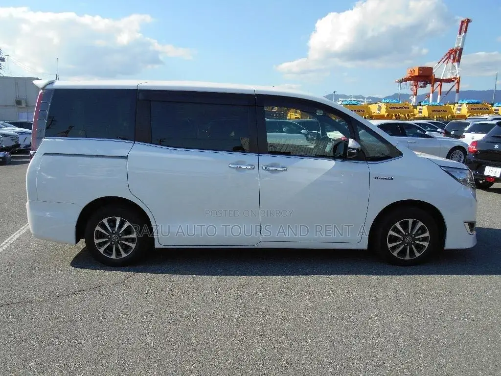 Hybrid Esquire Noah For Rent