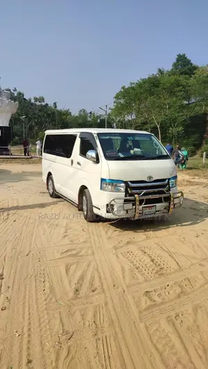 হাইয়েস মাইক্রো ভাড়ার জন্য