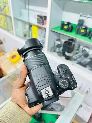 ক্যানন ৭০০ডি ১৮-৫৫মিমি লেন্স বক্সসহ
