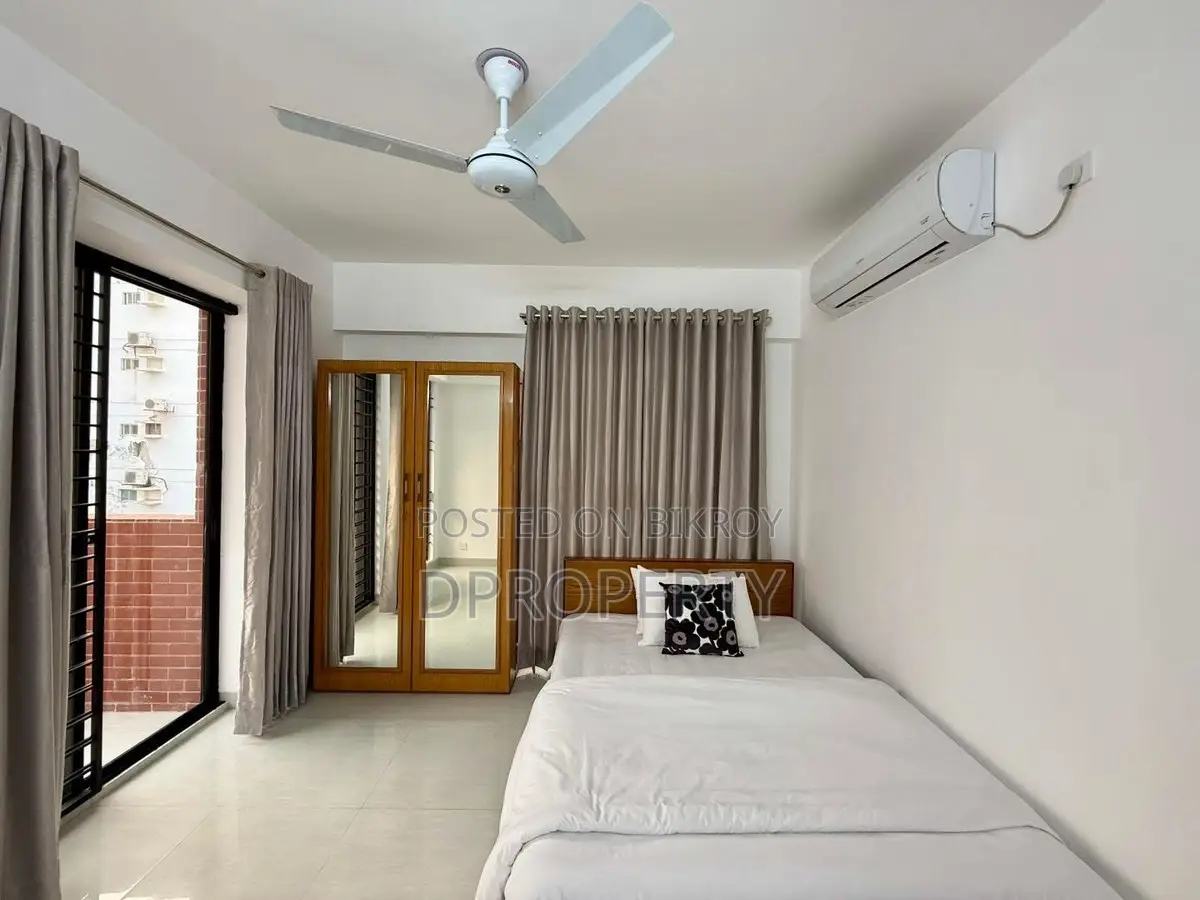 2380 Sft Luxurious New Full Furnished Flat Rent at 6th Floor South Face