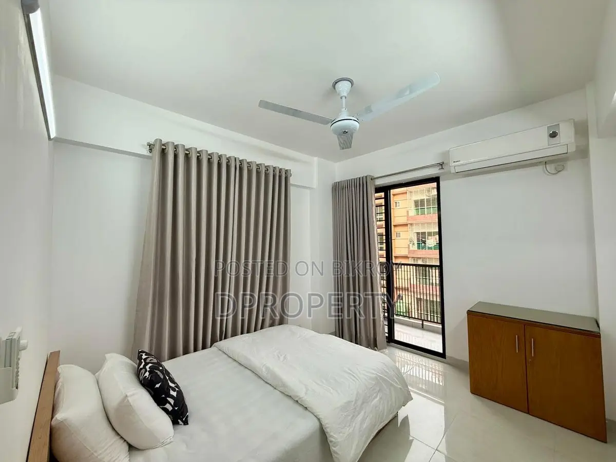 2380 Sft Luxurious New Full Furnished Flat Rent at 6th Floor South Face