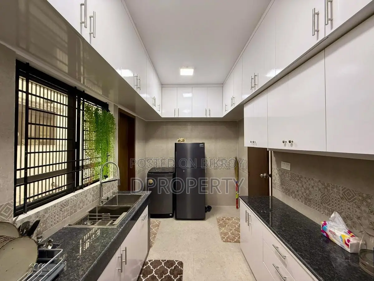 2380 Sft Luxurious New Full Furnished Flat Rent at 6th Floor South Face