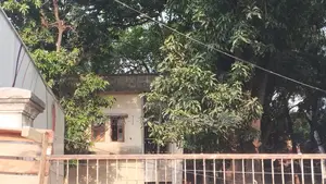 ধানমন্ডি Unimart সংলগ্ন দক্ষিণ মুখী ২০ কাঠা জমি বিক্রি