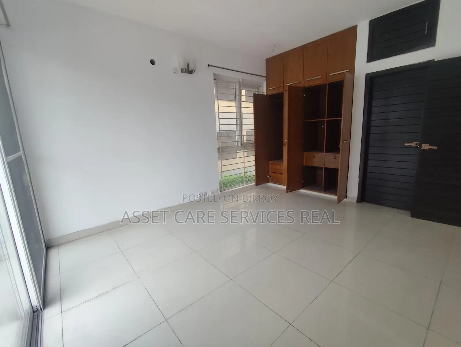 3-Bed Semi-Furnished Apartment for Rent in Baridhara Diplomatic Zone