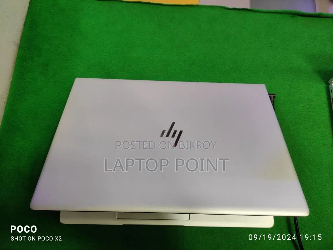 HP 8gen: i5~ssd 256 gb/ram 8 gb