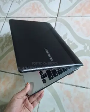 স্যামসাং মিনি ল্যাপটপ