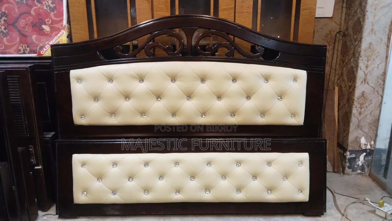 New Bed 5/7 & 6/7 Feet Leather M # 412