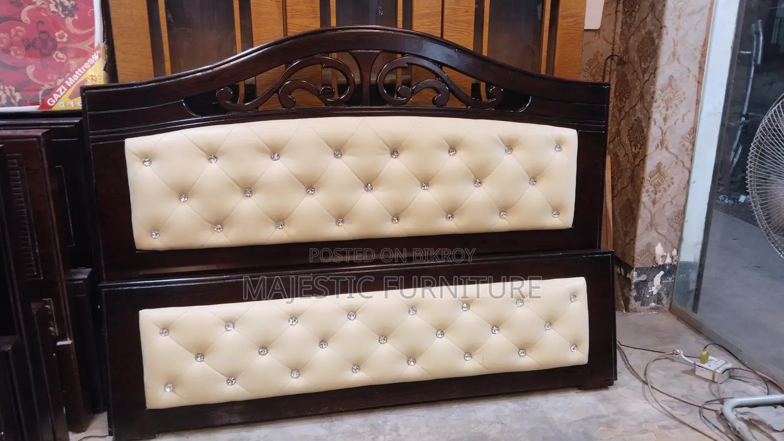 New Bed 5/7 & 6/7 Feet Leather M # 412