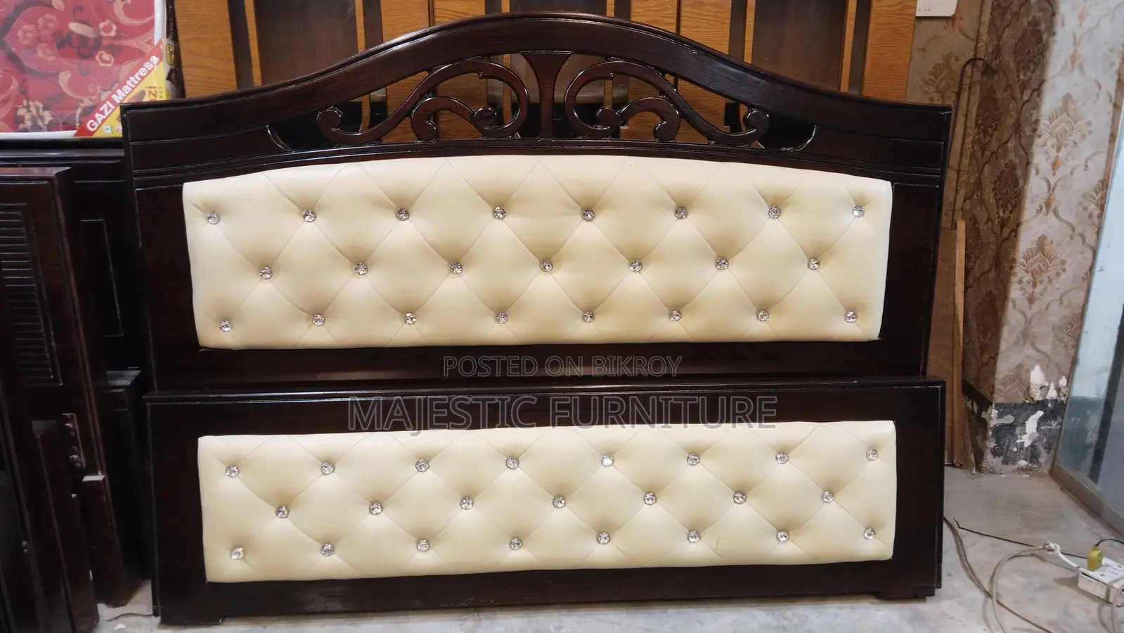 New Bed 5/7 & 6/7 Feet Leather M # 412