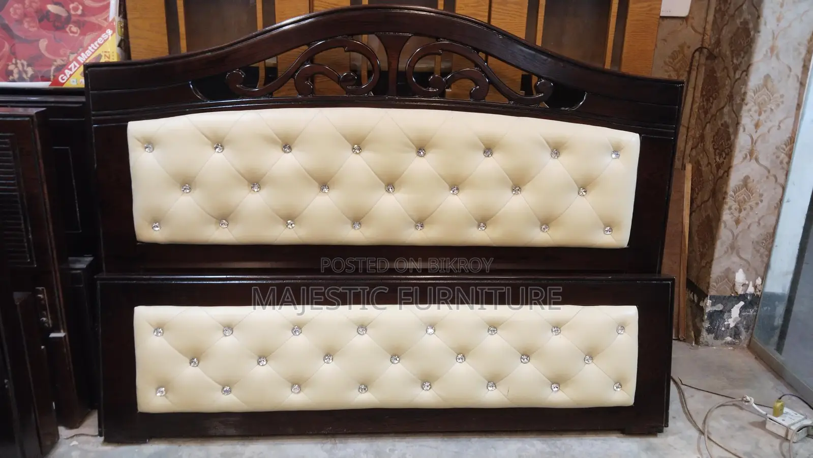 New Bed 5/7 & 6/7 Feet Leather M # 412
