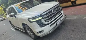 V8 Land Cruiser For Rent