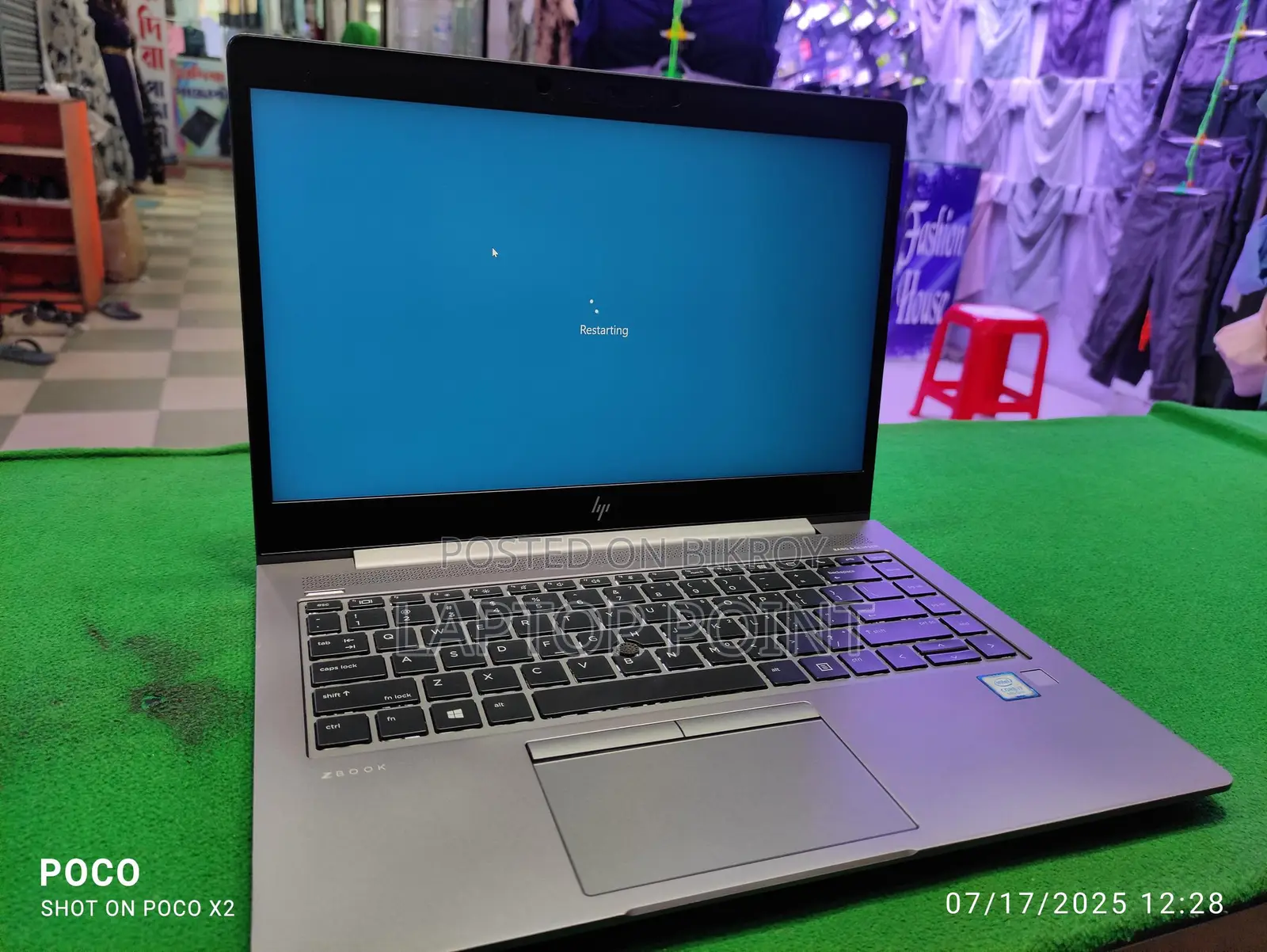 HP Zbook core i7 8gen: 256ssd+8gb ram........