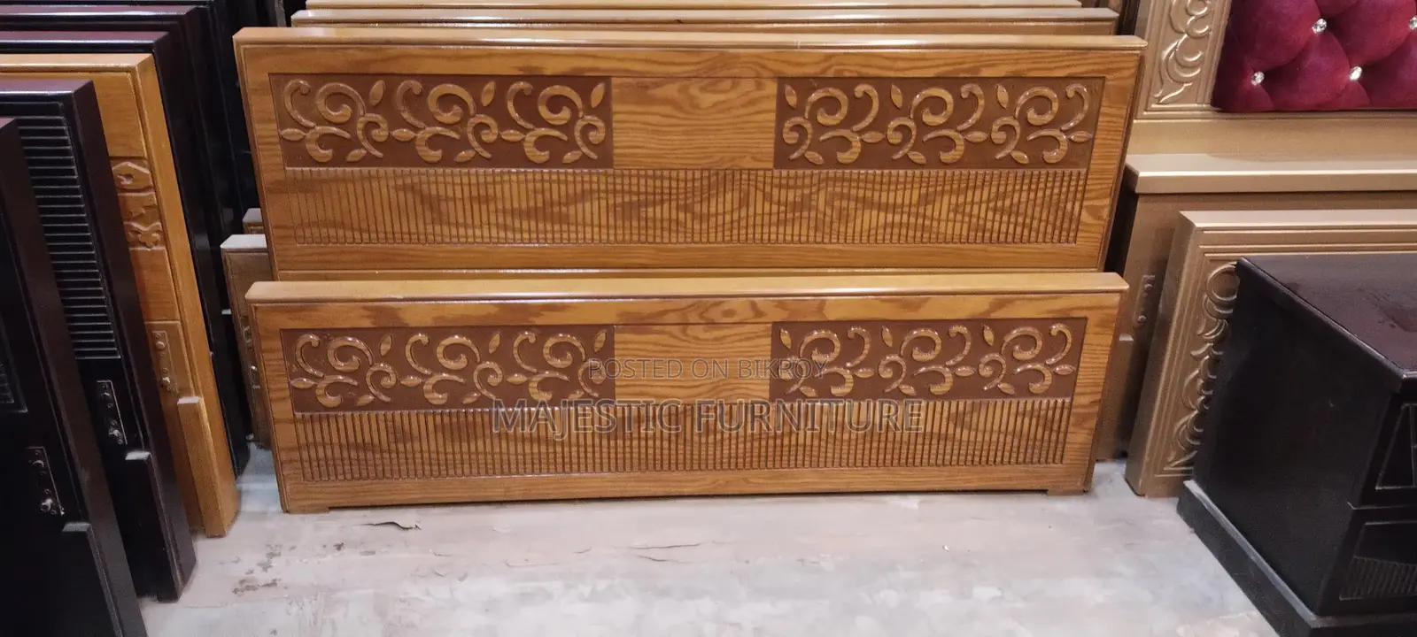 NEW BED CANADIAN OAK VENEER. M # 166