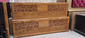 NEW BED CANADIAN OAK VENEER. M # 166