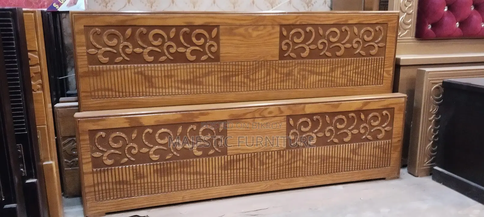 NEW BED CANADIAN OAK VENEER. M # 166