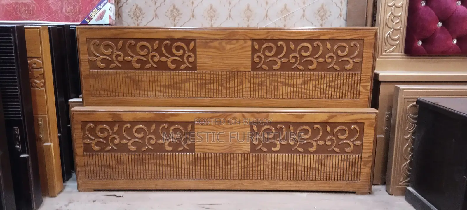 NEW BED CANADIAN OAK VENEER. M # 166