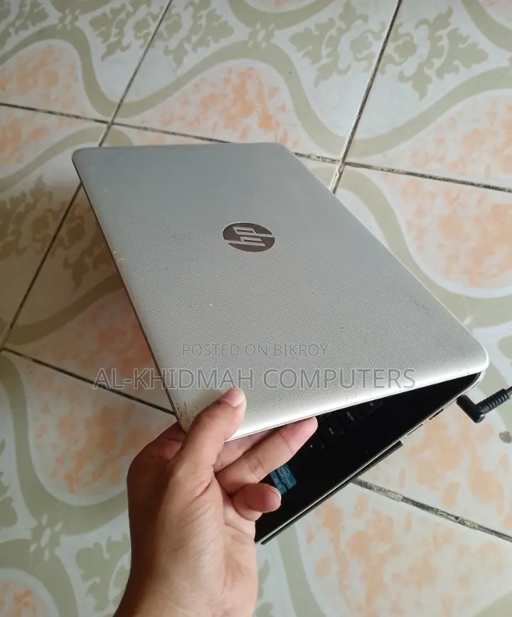 HP Core i3 5th Gen Full Fresh Laptop, সারাদেশে কুরিয়ার করা হয়।
