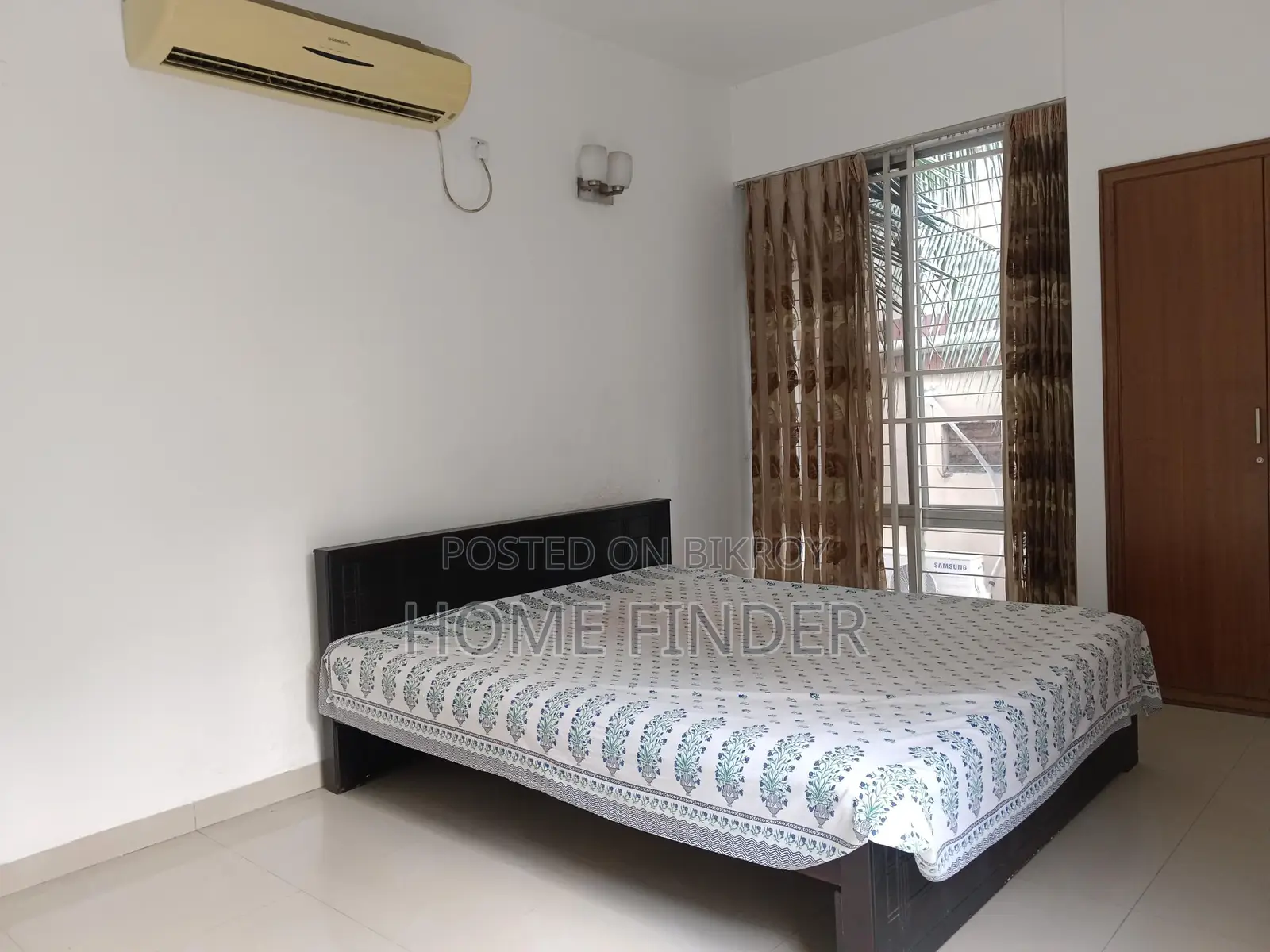 গুলশানে ২০৫০ বর্গফুটের ফুল ফার্নিশড অ্যাপার্টমেন্ট ভাড়ার জন্য
