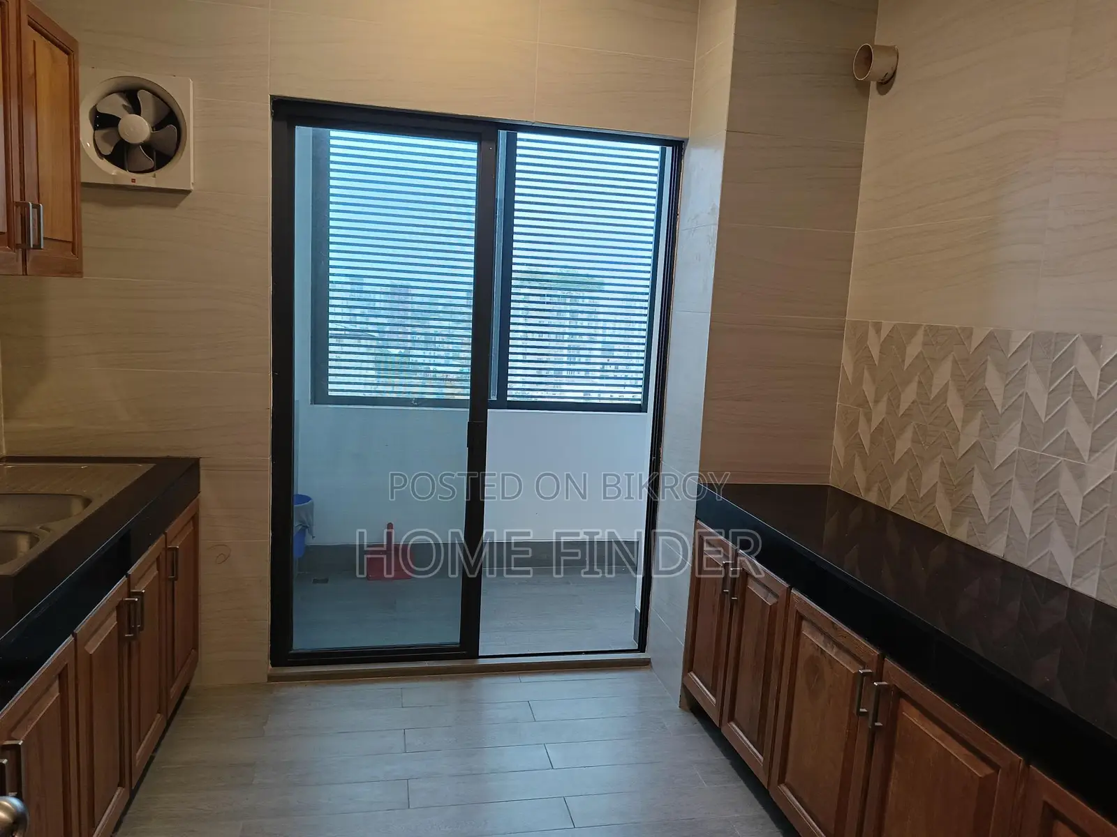 4500 SqFt (4Bed-2Parking) Swimming Pool Gym Facilities Flat Rent GULSHAN
