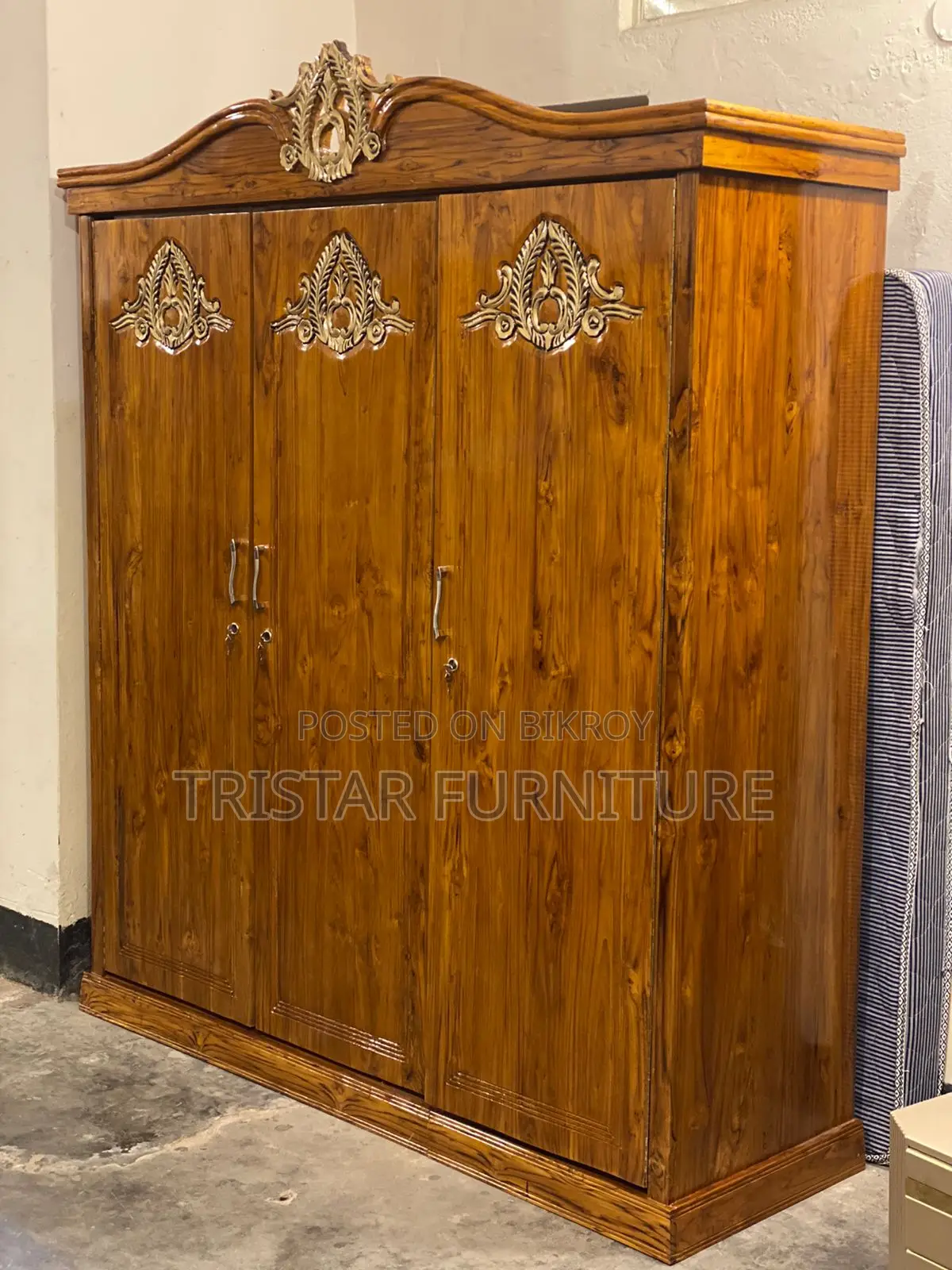 New Design Teak Wood 3-Door Almirah