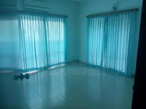গুলশান-২ এ এক্সক্লুসিভ ২৭০০ বর্গফুটের অফিস স্পেস ভাড়া