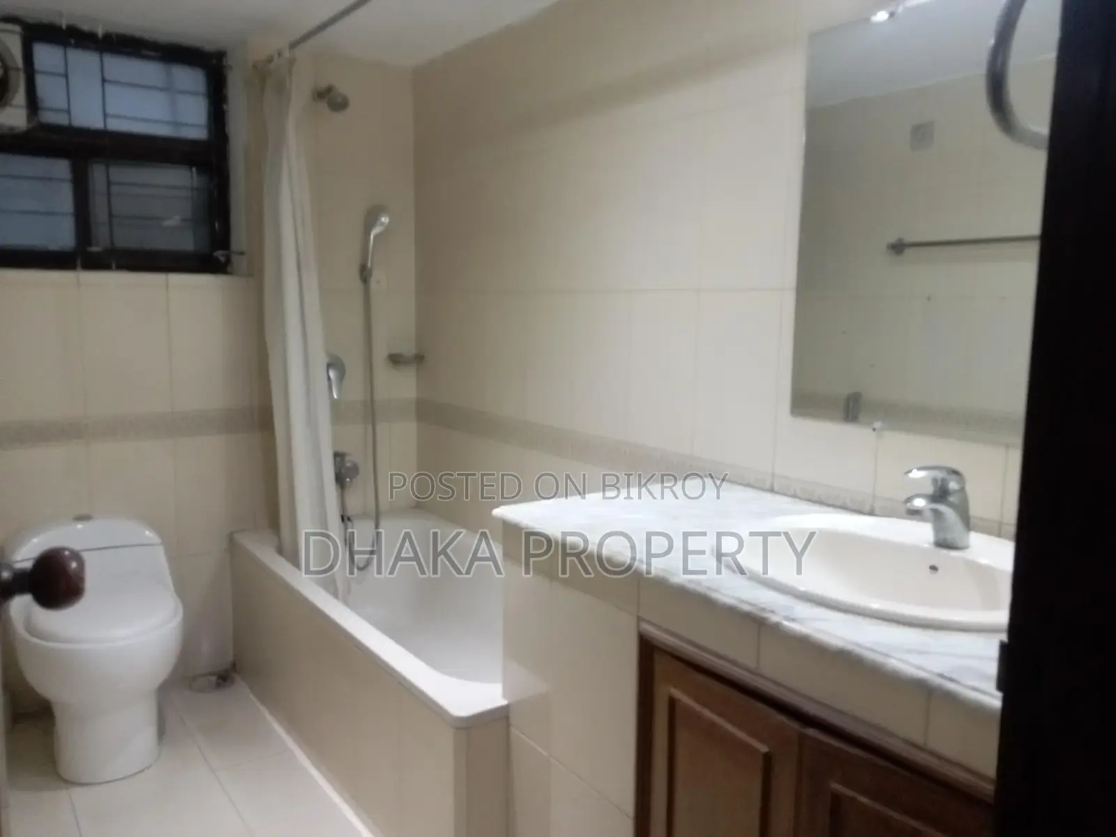 Full-Furnished 3200-Sqft 4 Bedrooms Apartment Rent in Baridhara