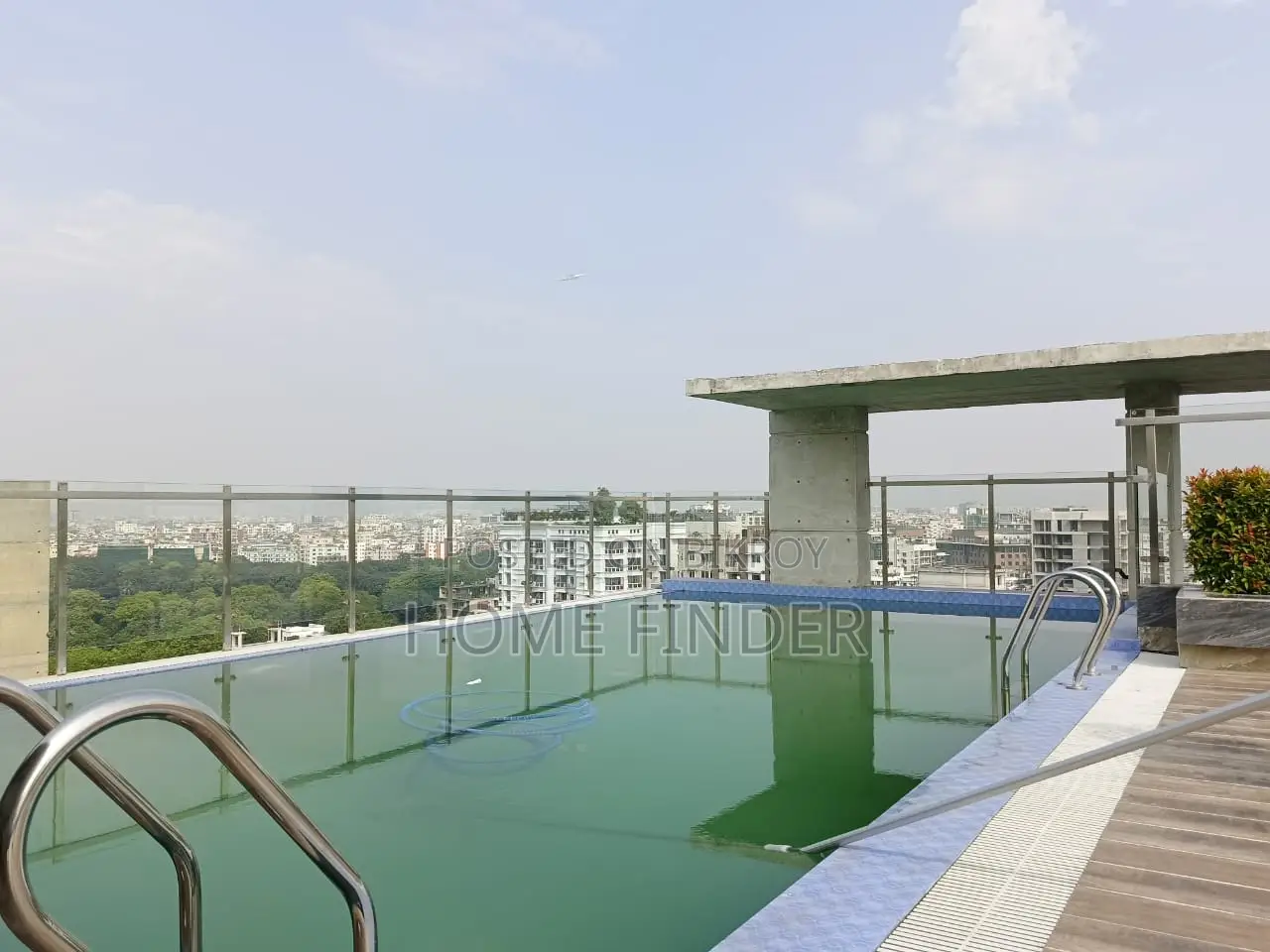 Luxurious Well Decorated (gym+pool) Flat Rent in Gulshan 2