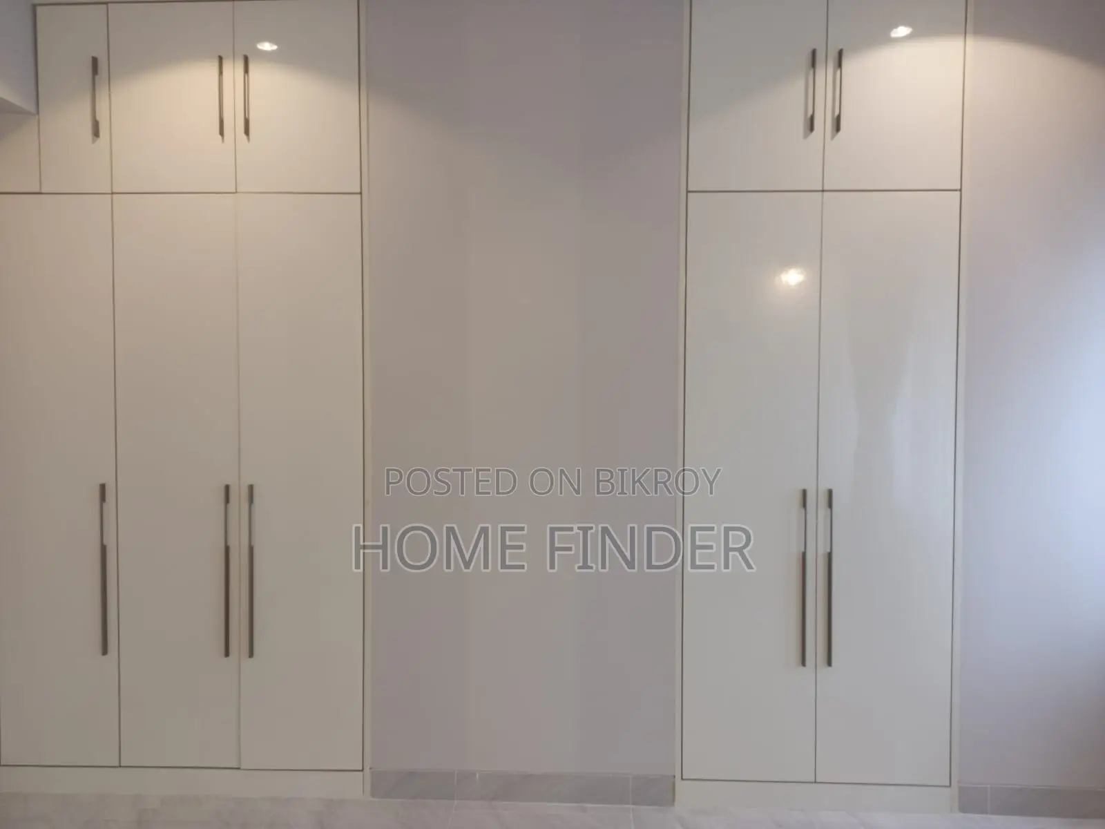 Luxurious Well Decorated (gym+pool) Flat Rent in Gulshan 2