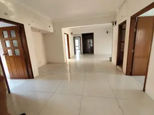 বনানী রোড-১১ এর কাছে ২৩০০ বর্গফুটের এক্সক্লুসিভ অফিস স্পেস ভাড়া