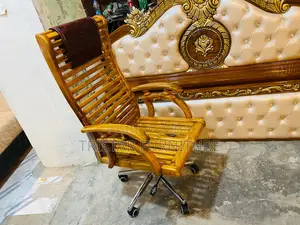 উডেন সুইভেল চেয়ার