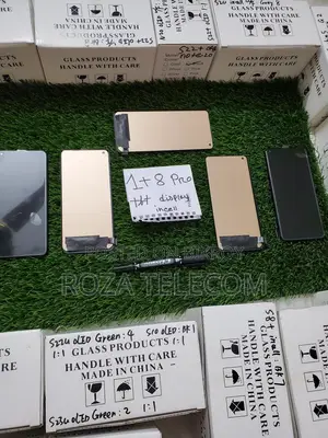 One plus 8 pro TFT display