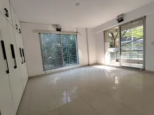 বনানী রোড-১১ এর কাছে ৩৩০০ বর্গফুটের প্রাইম লোকেশন অফিস স্পেস ভাড়া