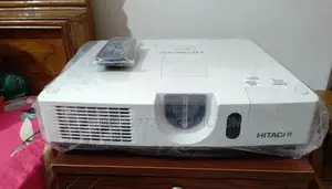 HITACHI CP-X4022WN PROJECTOR