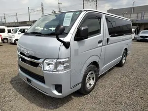Toyota Hiace GL DUAL AC ORIGINAL 2020