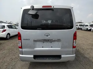 Toyota Hiace GL DUAL AC ORIGINAL 2020