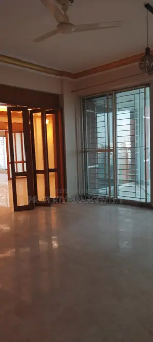 3150Sqft New Luxurious Lake View Apartment Rent 3Bed 4Bath Gulshan2