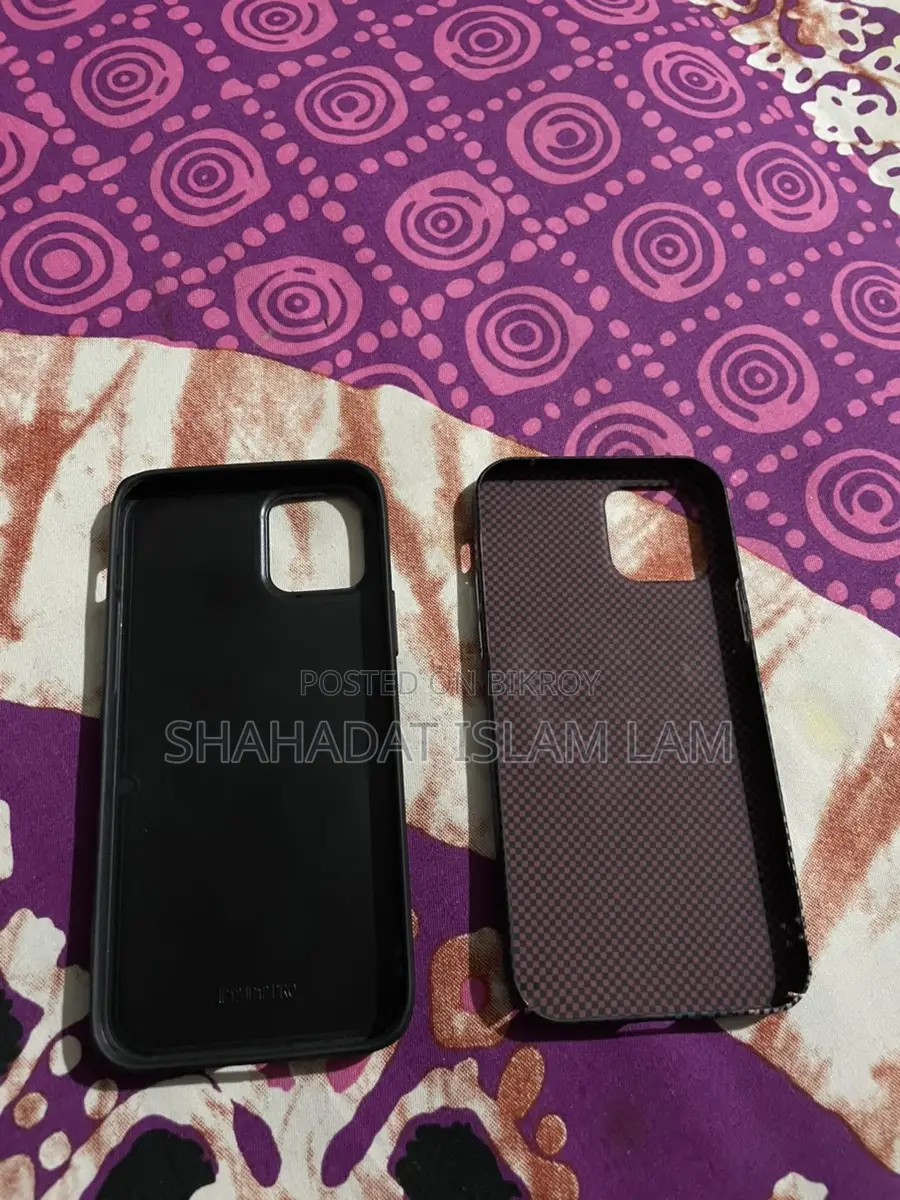 12 Pro Cover Premium