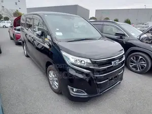 Toyota Noah G PKG HYB 2021