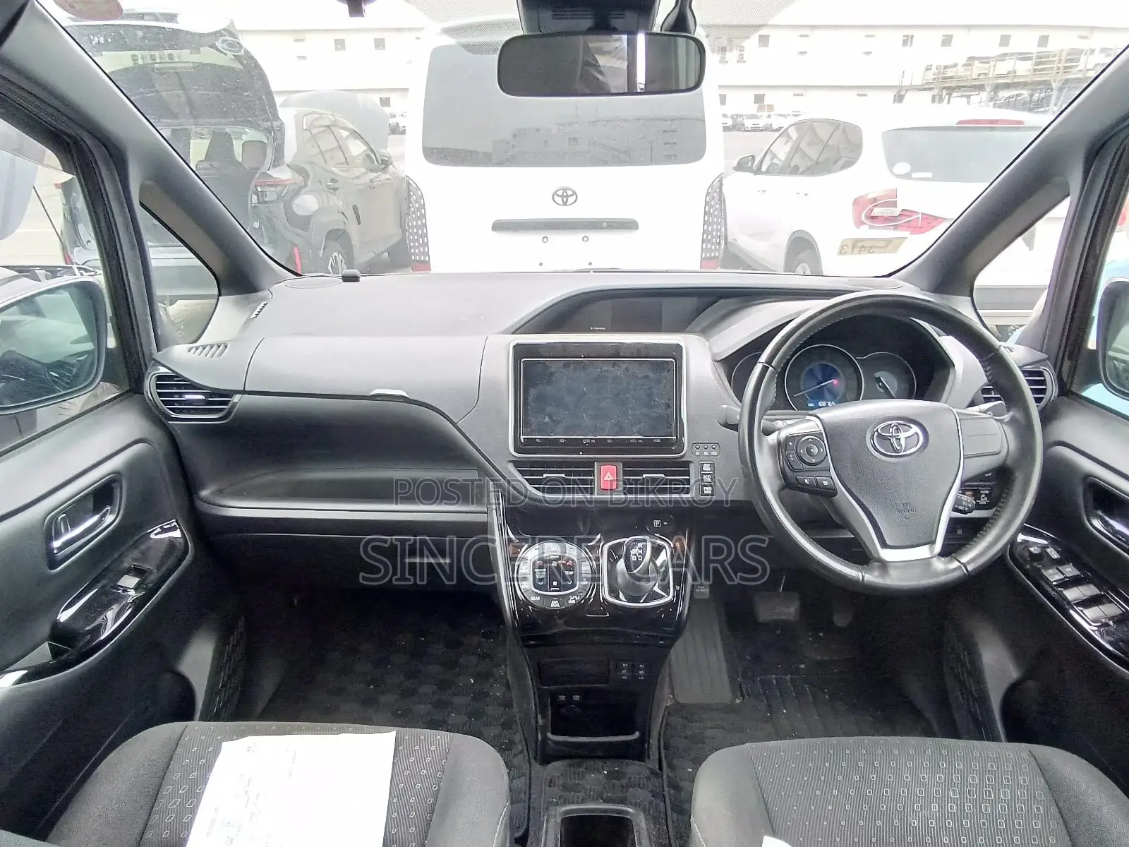 Toyota Noah G PKG HYB 2021