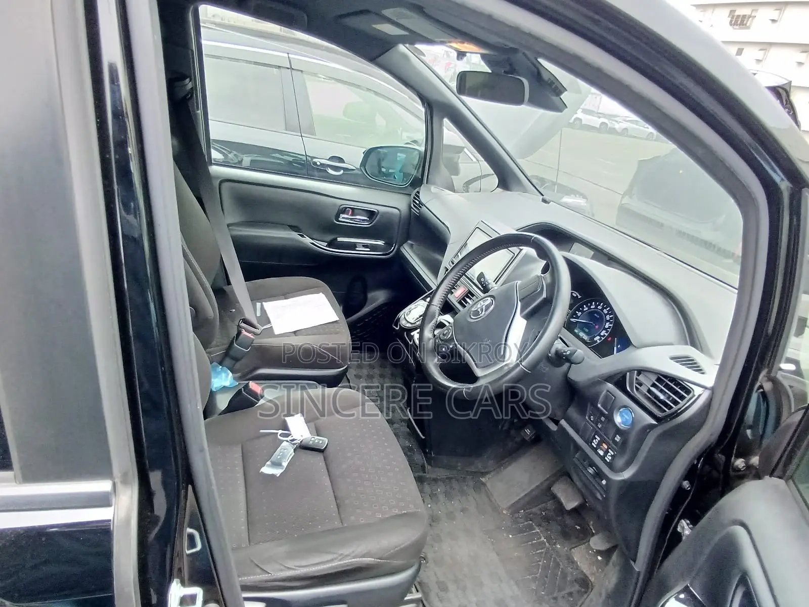 Toyota Noah G PKG HYB 2021