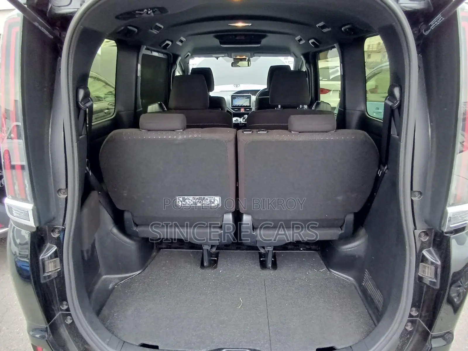 Toyota Noah G PKG HYB 2021