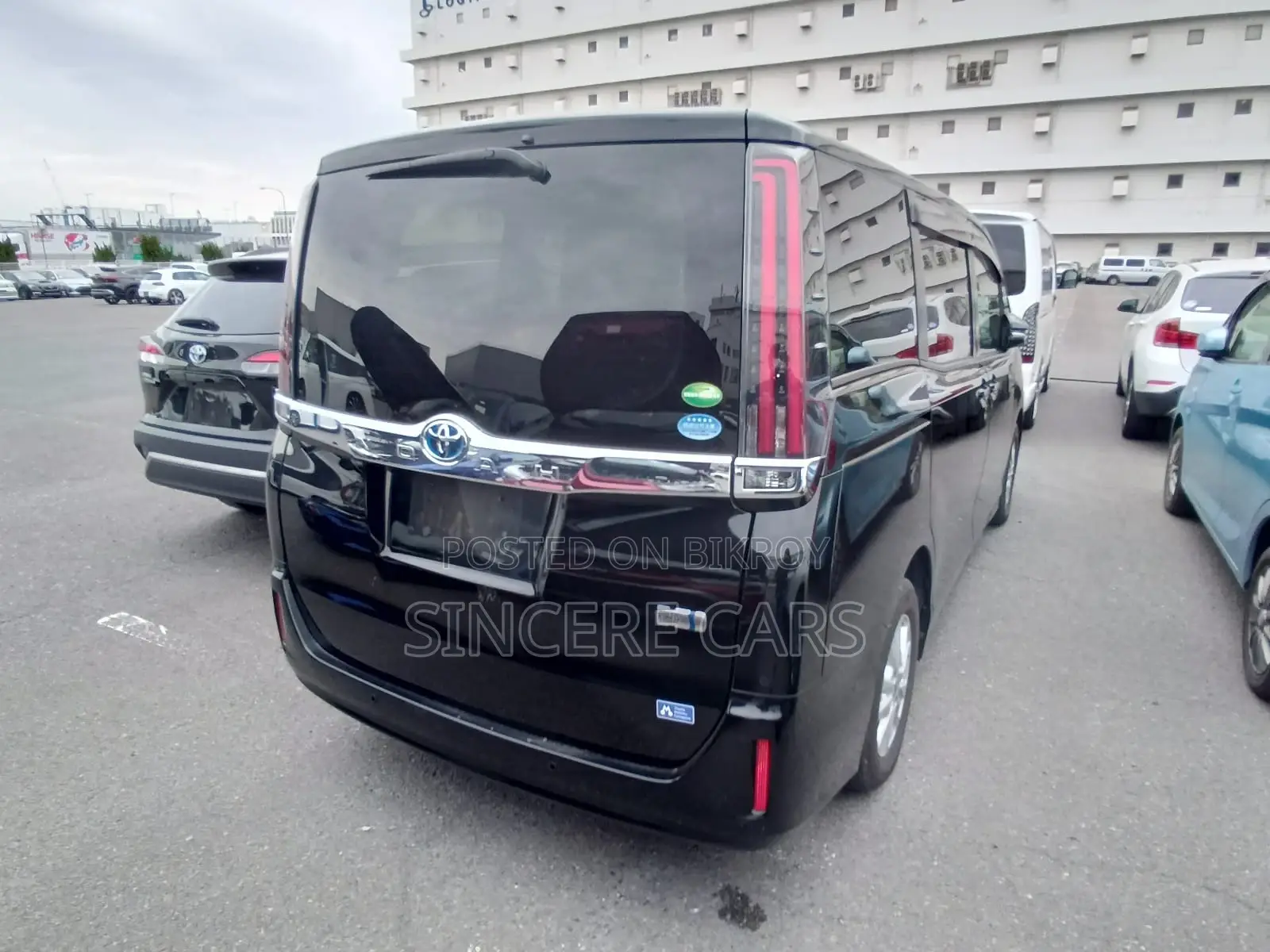 Toyota Noah G PKG HYB 2021