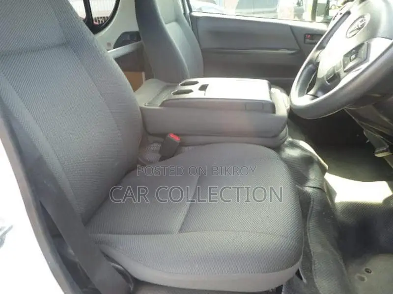 Toyota Hiace DX 2020