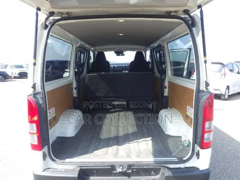 Toyota Hiace DX 2020