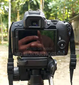 Canon 200d Dslr + 85mm Prime Lens