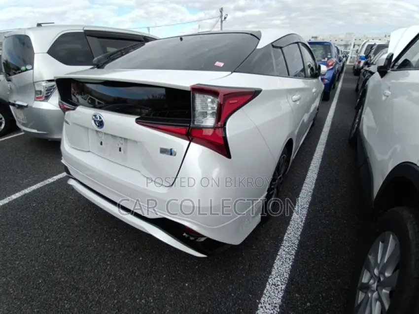 Toyota Prius S Safety Plus- 2 2021