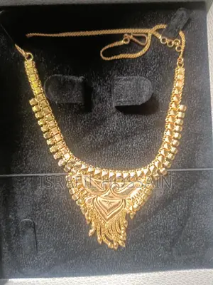 নেক্লেস।